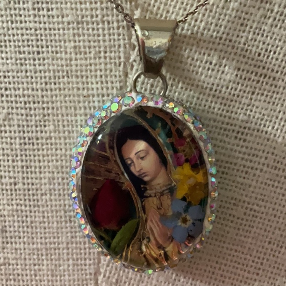 Beautiful Catholic Double Sided Mother of Mary Pendant & 16” Chain NEW  $129